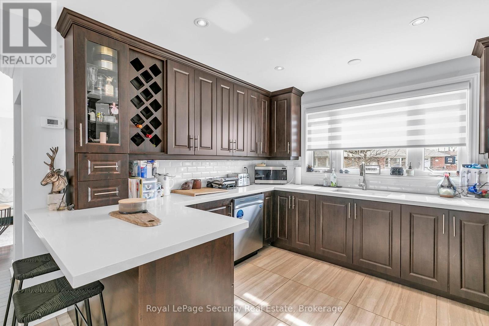 251 Thistle Down Boulevard, Toronto, Ontario  M9V 1K6 - Photo 11 - W12104892