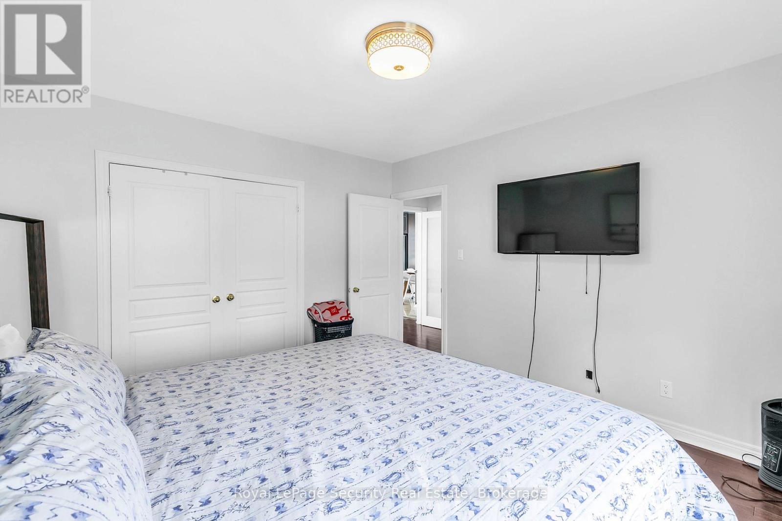 251 Thistle Down Boulevard, Toronto, Ontario  M9V 1K6 - Photo 17 - W12104892