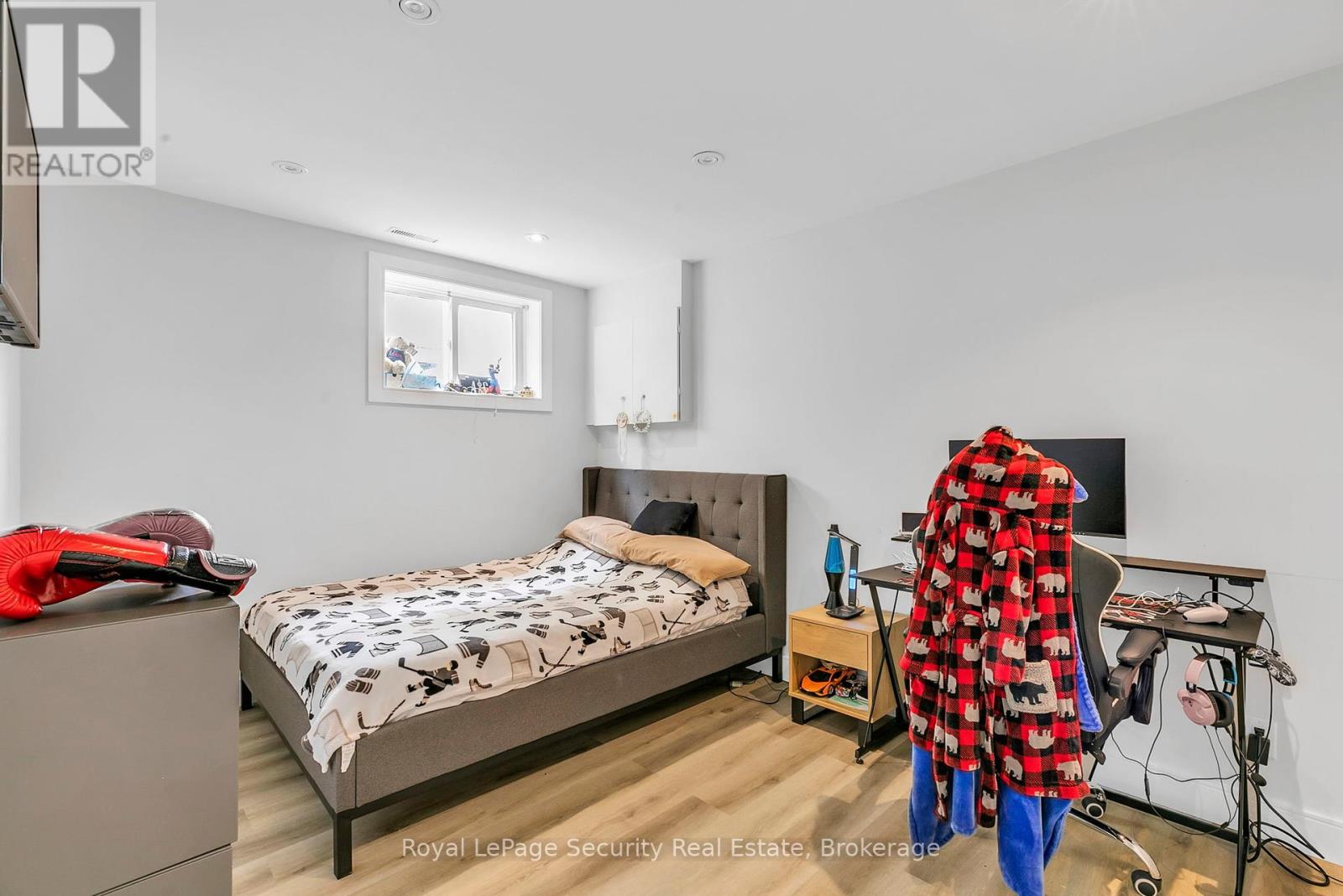 251 Thistle Down Boulevard, Toronto, Ontario  M9V 1K6 - Photo 28 - W12104892
