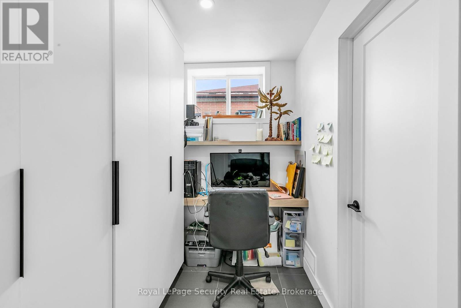 251 Thistle Down Boulevard, Toronto, Ontario  M9V 1K6 - Photo 30 - W12104892