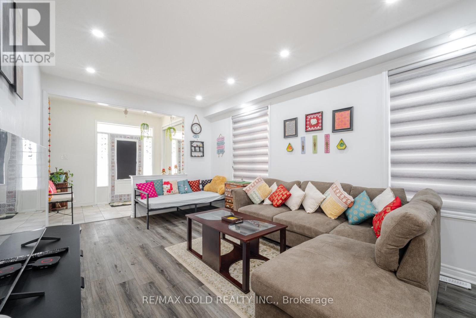 13 Redfern Street, Brampton, Ontario  L7A 4T7 - Photo 6 - W12104895