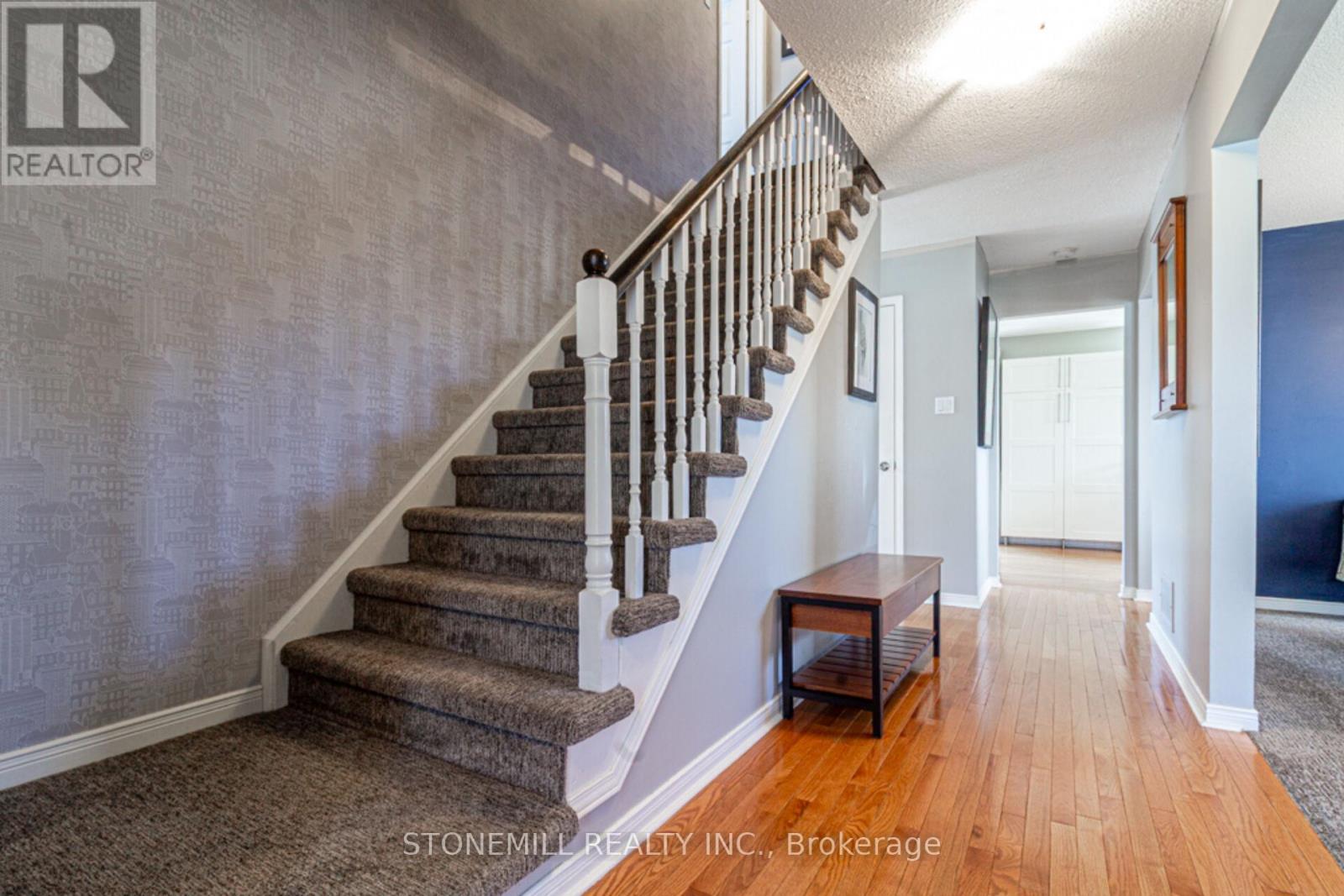 Property at 3043 SILVERTHORN DRIVE image 4