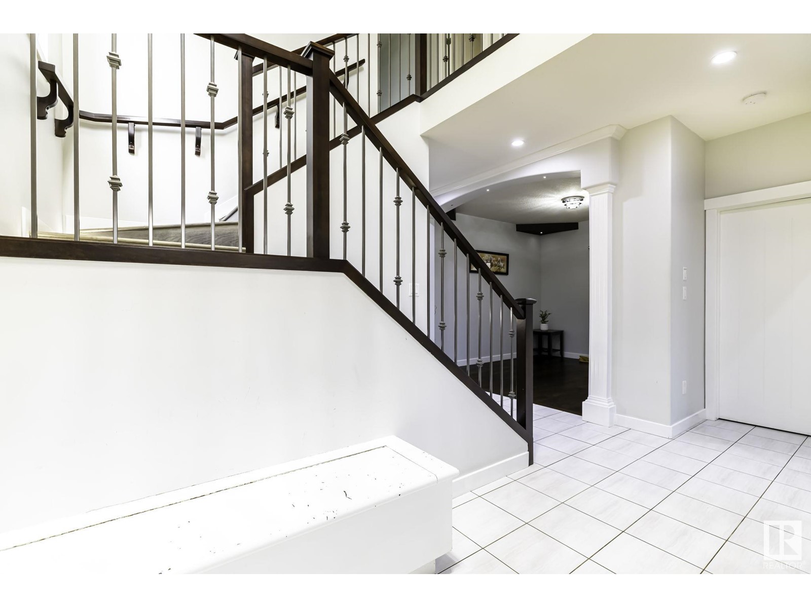 Property at 2217 56 ST SW image 3