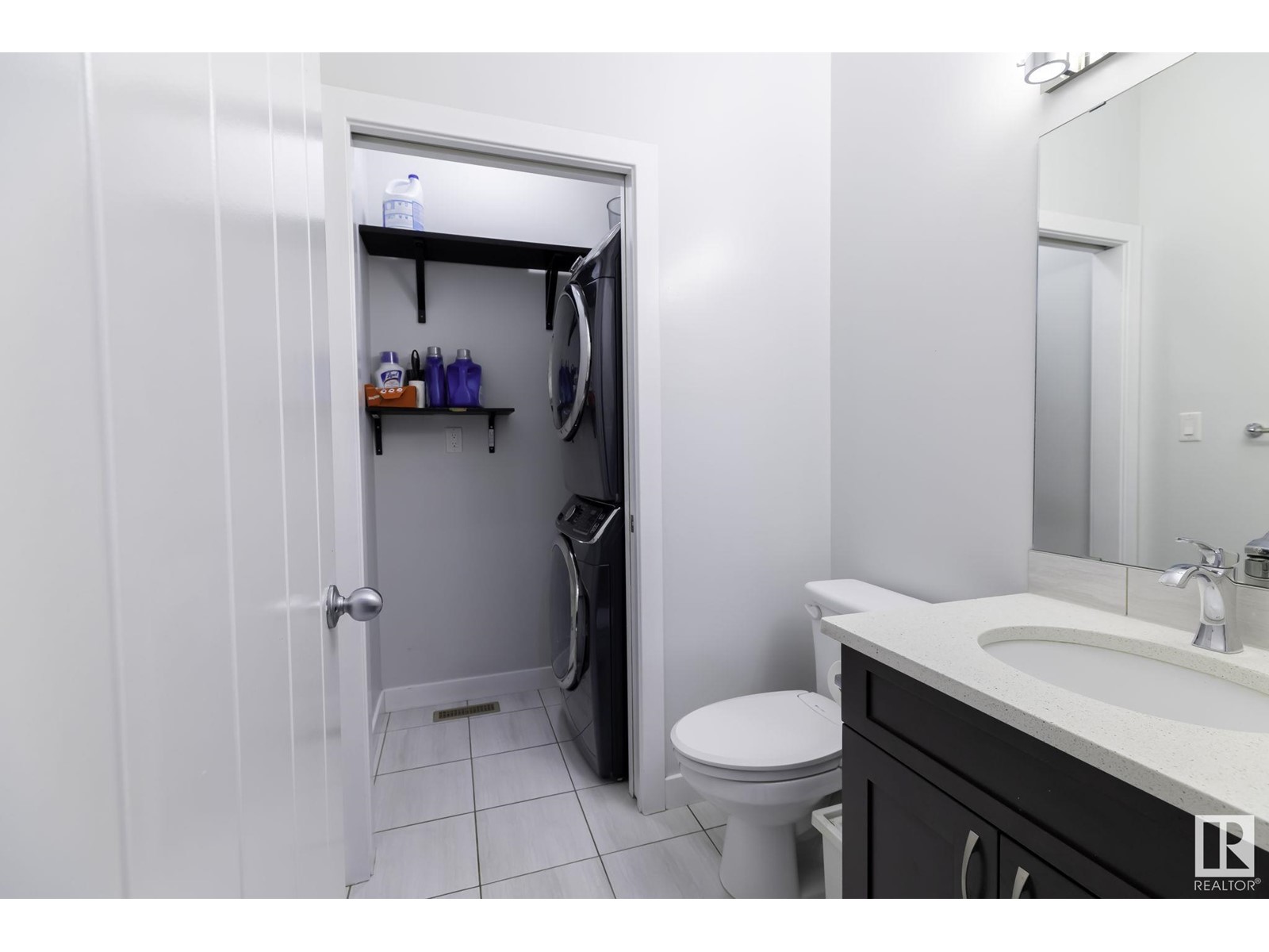 Property at 2217 56 ST SW image 4