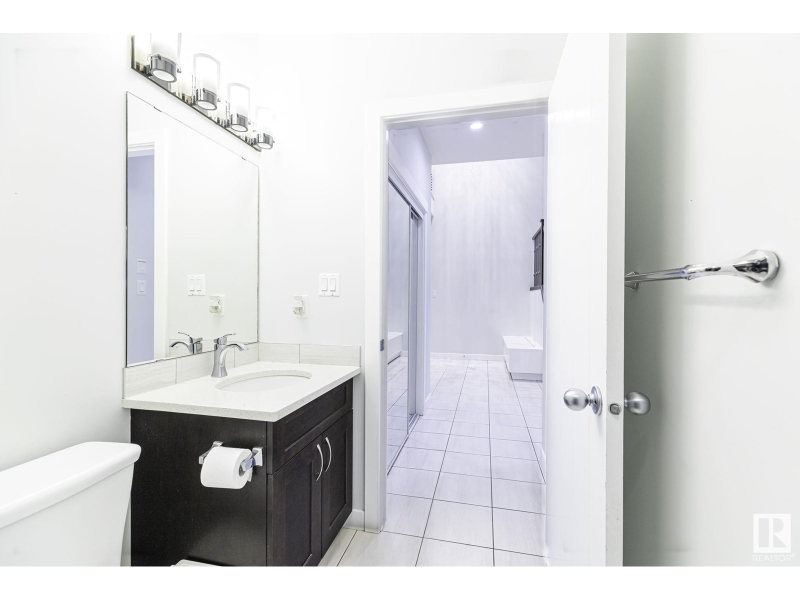 Property at 2217 56 ST SW image 5