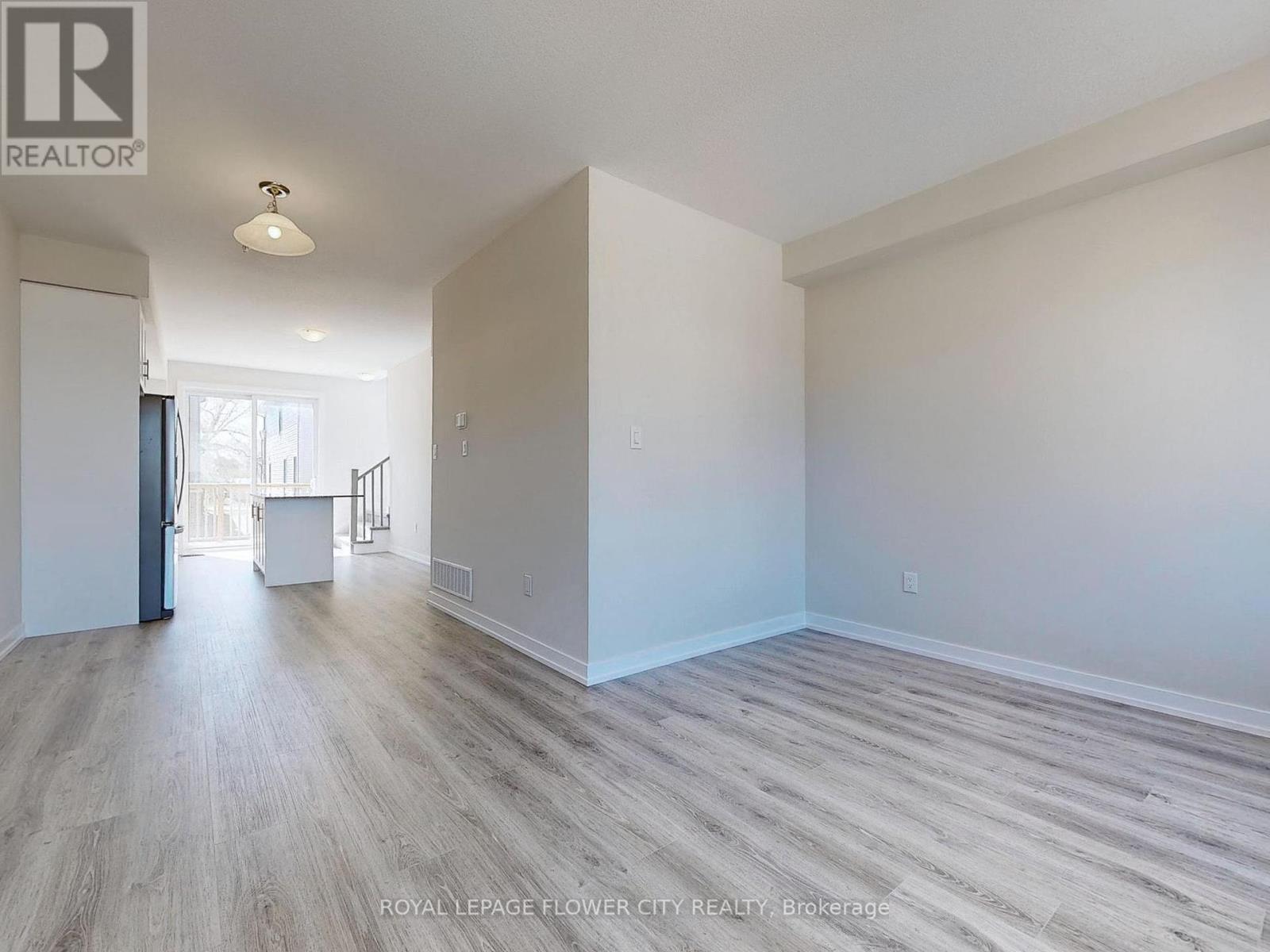 107 - 10 Birmingham Drive, Cambridge, Ontario  N1R 0C6 - Photo 10 - X12104863