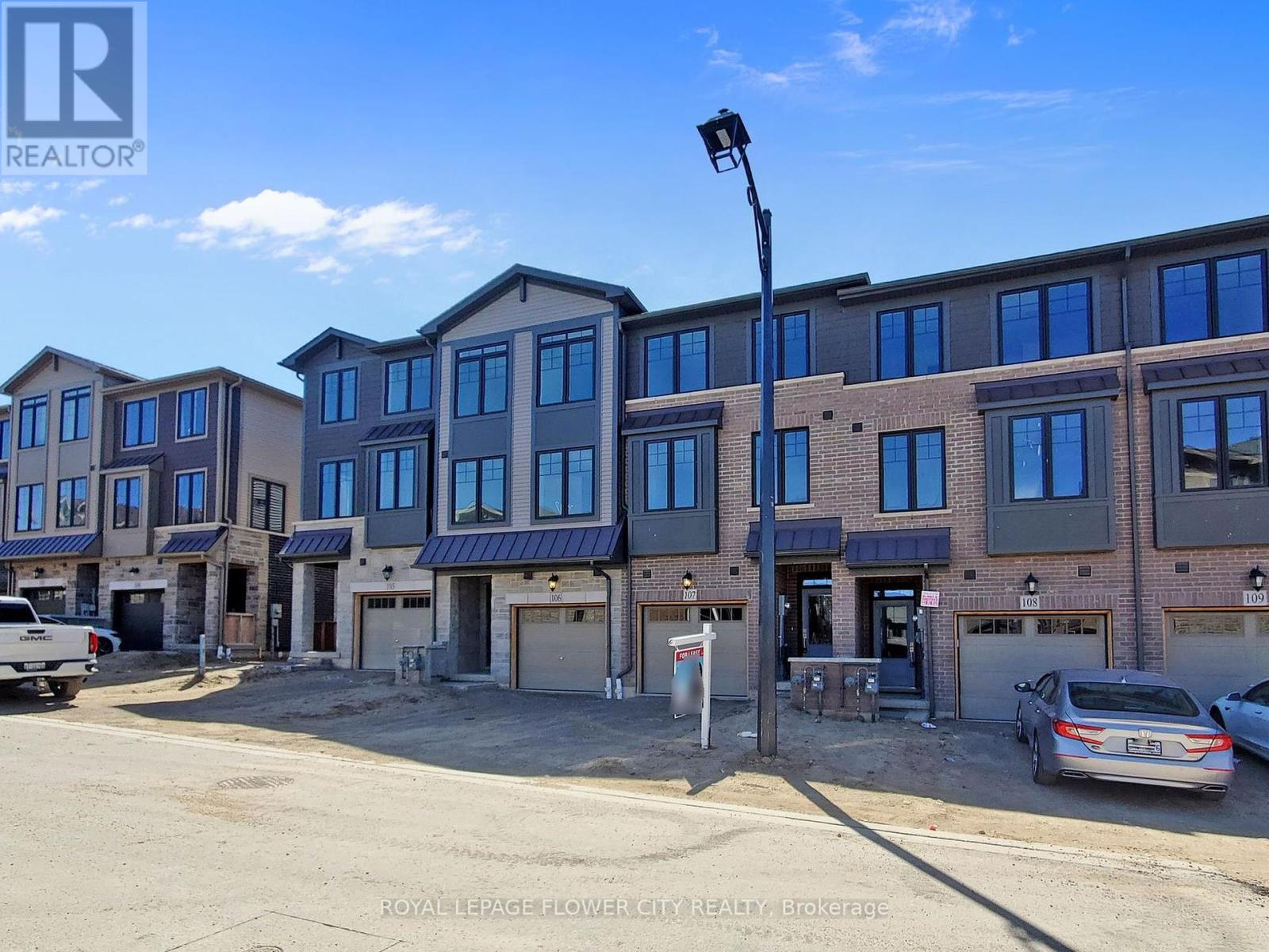 107 - 10 Birmingham Drive, Cambridge, Ontario  N1R 0C6 - Photo 3 - X12104863