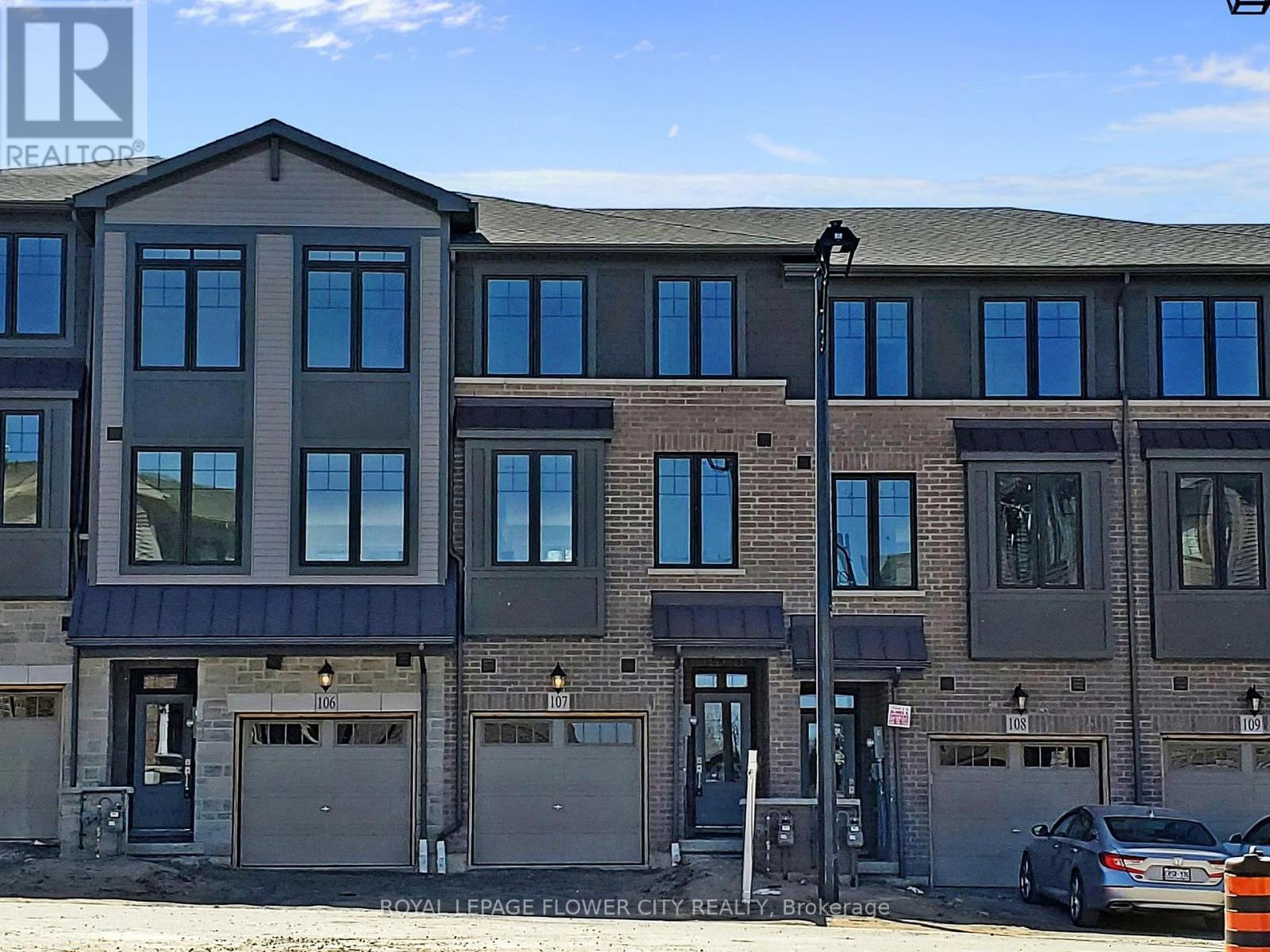 107 - 10 Birmingham Drive, Cambridge, Ontario  N1R 0C6 - Photo 4 - X12104863