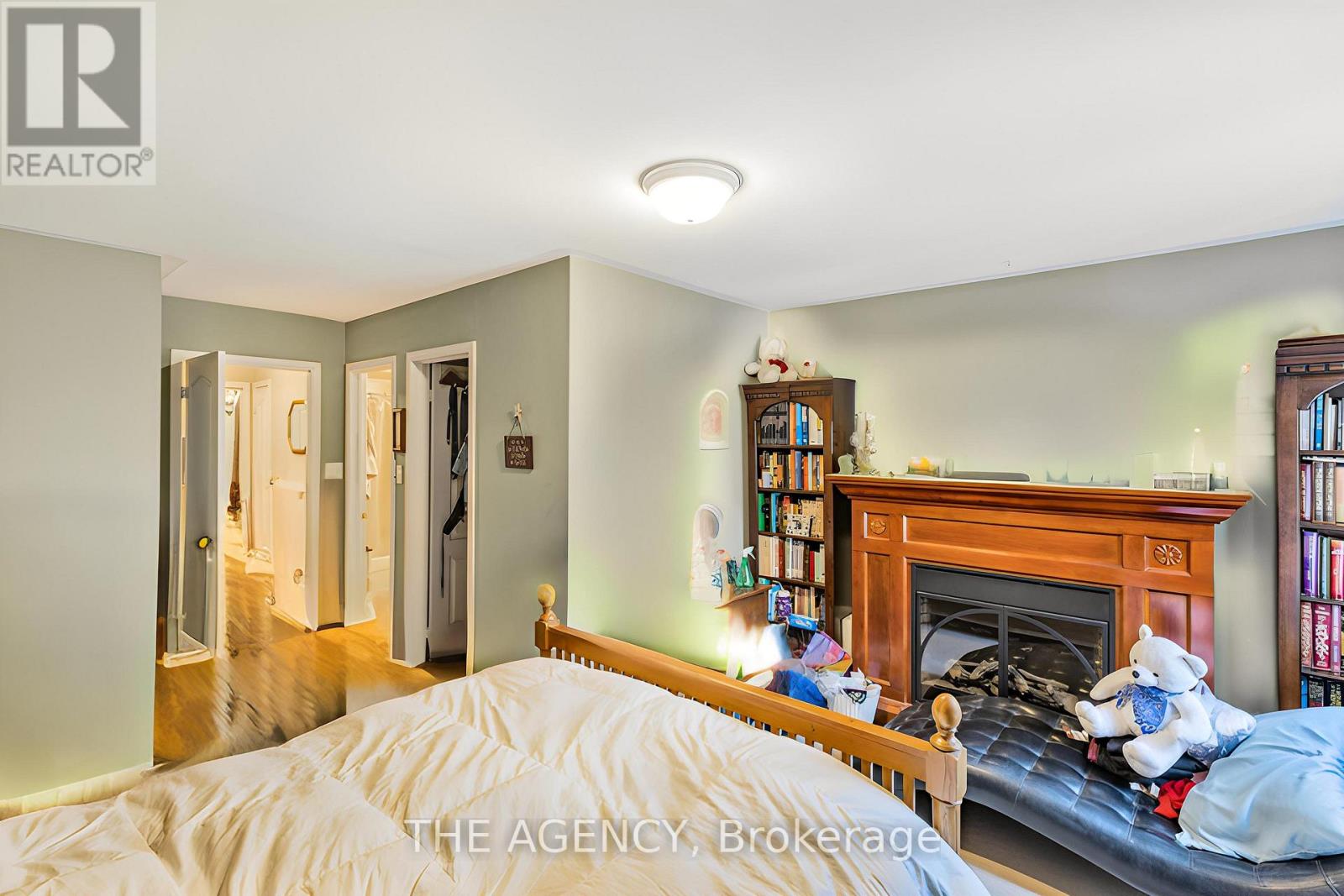 454 Beach Boulevard, Hamilton, Ontario  L8H 6X1 - Photo 8 - X12104901