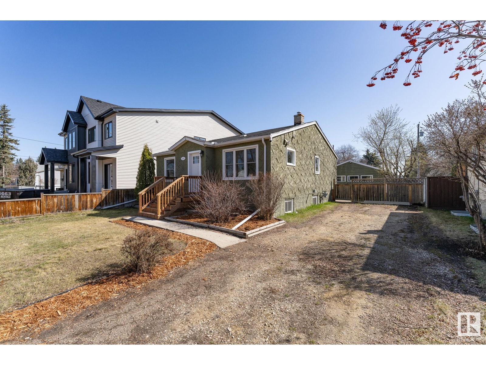 Property at 10461 159 ST NW image 2