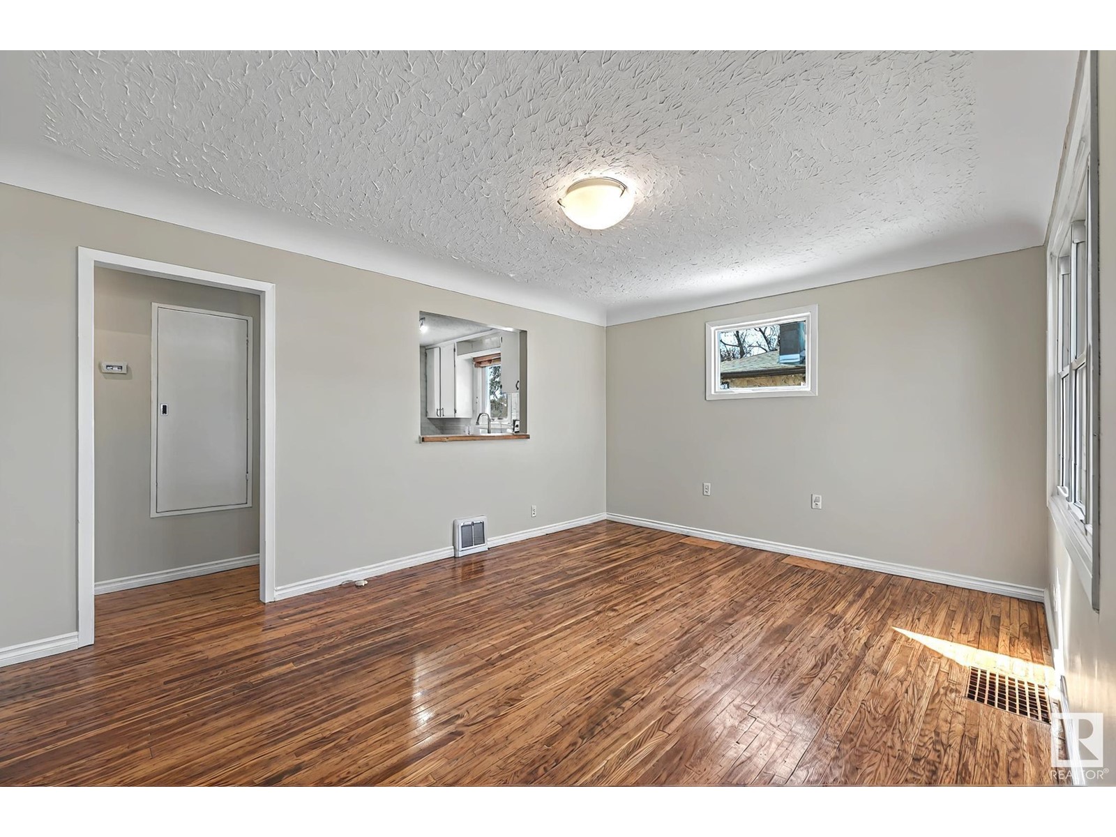 Property at 10461 159 ST NW image 5