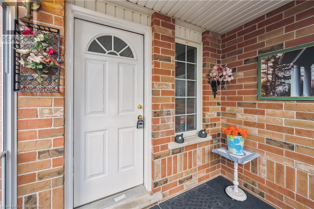 Property at 60 CAMM Crescent image 5