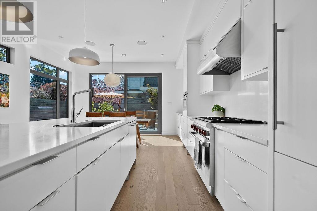 Listing Picture 9 of 40 : 11711 YOSHIDA COURT, Richmond / 烈治文 - 魯藝地產 Yvonne Lu Group - MLS Medallion Club Member