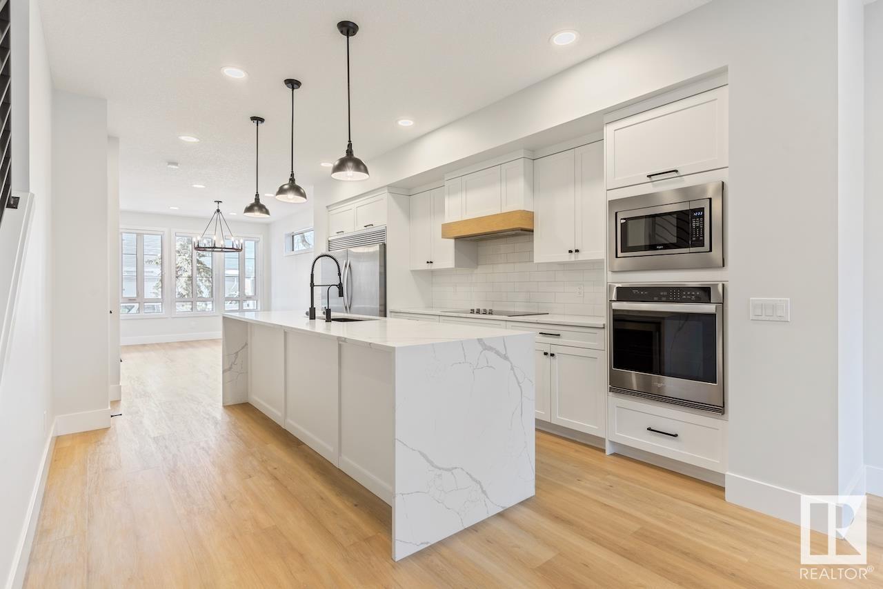 Property at 10421 136 ST NW image 3