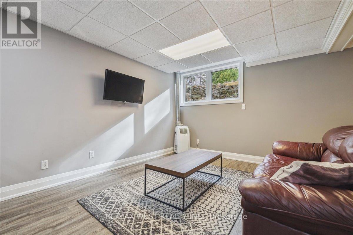 1032 King Road, Burlington, Ontario  L7T 3L4 - Photo 20 - W12078017