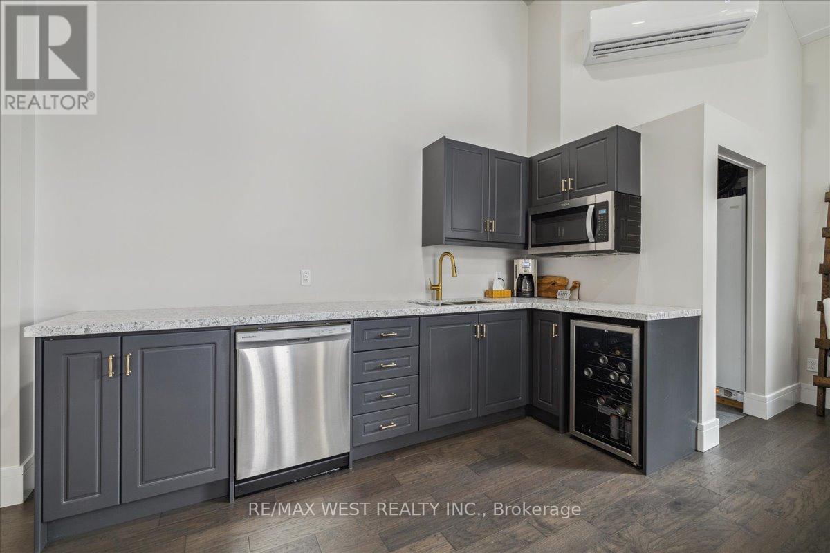 1032 King Road, Burlington, Ontario  L7T 3L4 - Photo 15 - W12078017