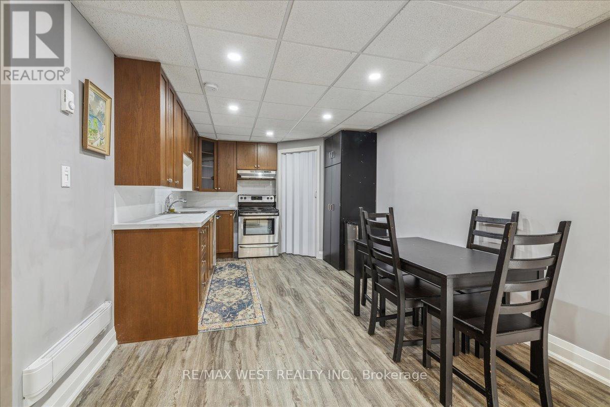 1032 King Road, Burlington, Ontario  L7T 3L4 - Photo 21 - W12078017