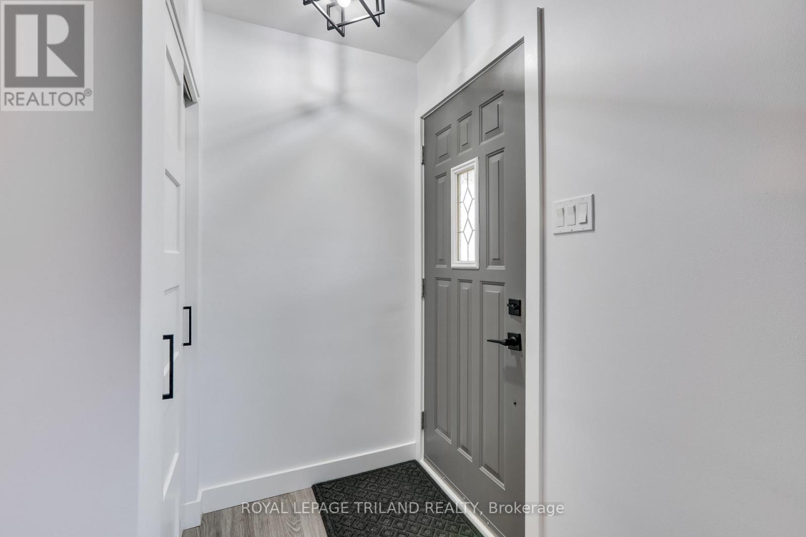 Property at 392 BEACHWOOD AVENUE image 3