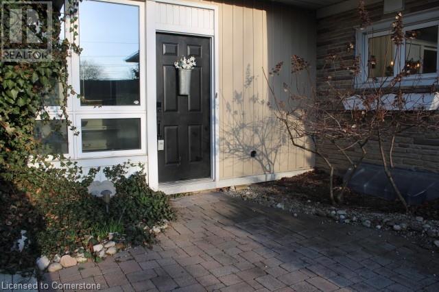 Property at 16 FIRST Street W image 4