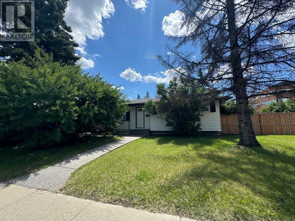 Property at 211 99 Avenue SE image 2
