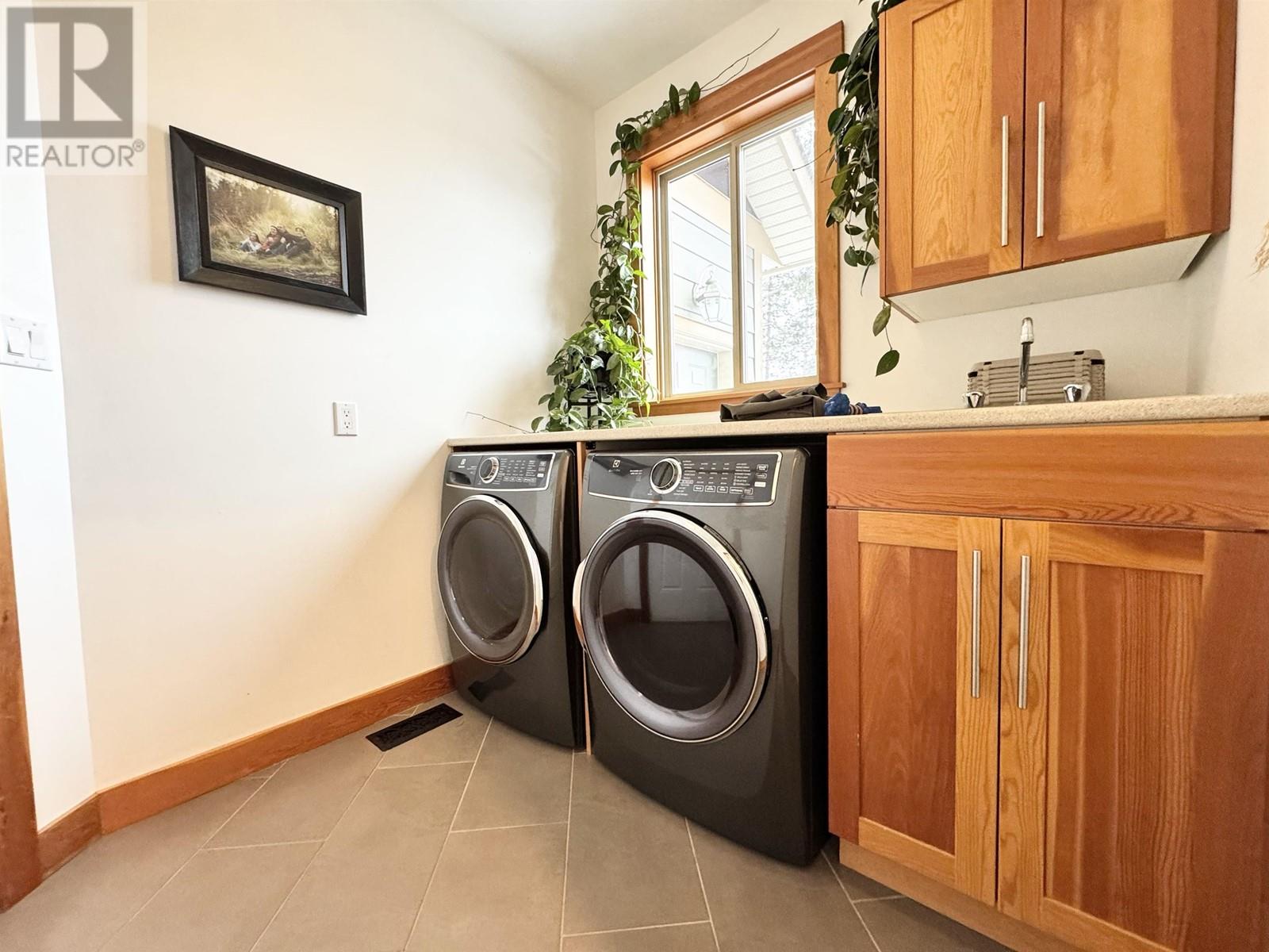 4872 Gloinnzun Crescent, 108 Mile Ranch, British Columbia  V0K 2Z0 - Photo 28 - R2953485