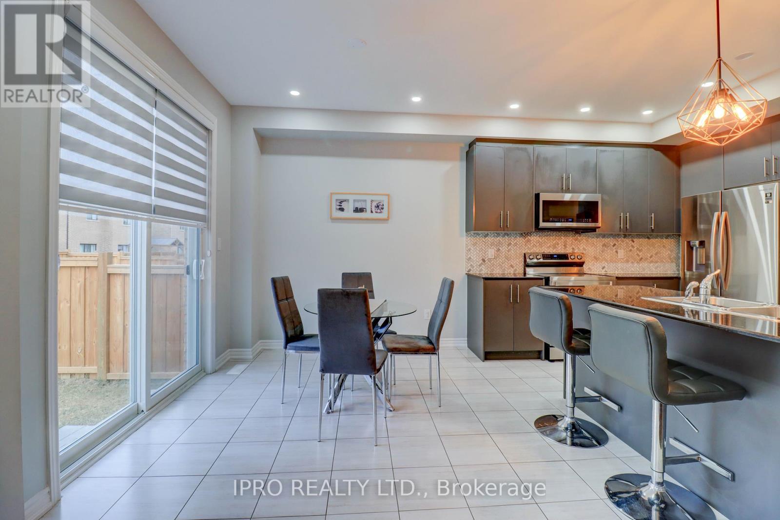 168 Ronald Hooper Avenue, Clarington, Ontario  L1C 7E4 - Photo 11 - E12074394