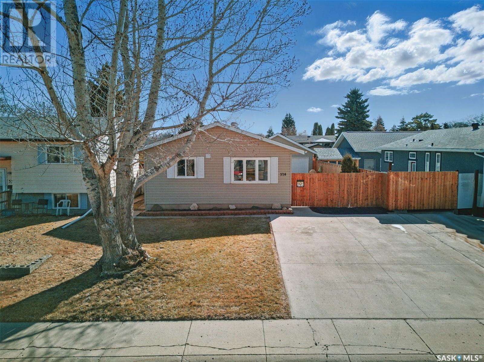 Property at 326 Vanier CRESCENT image 1