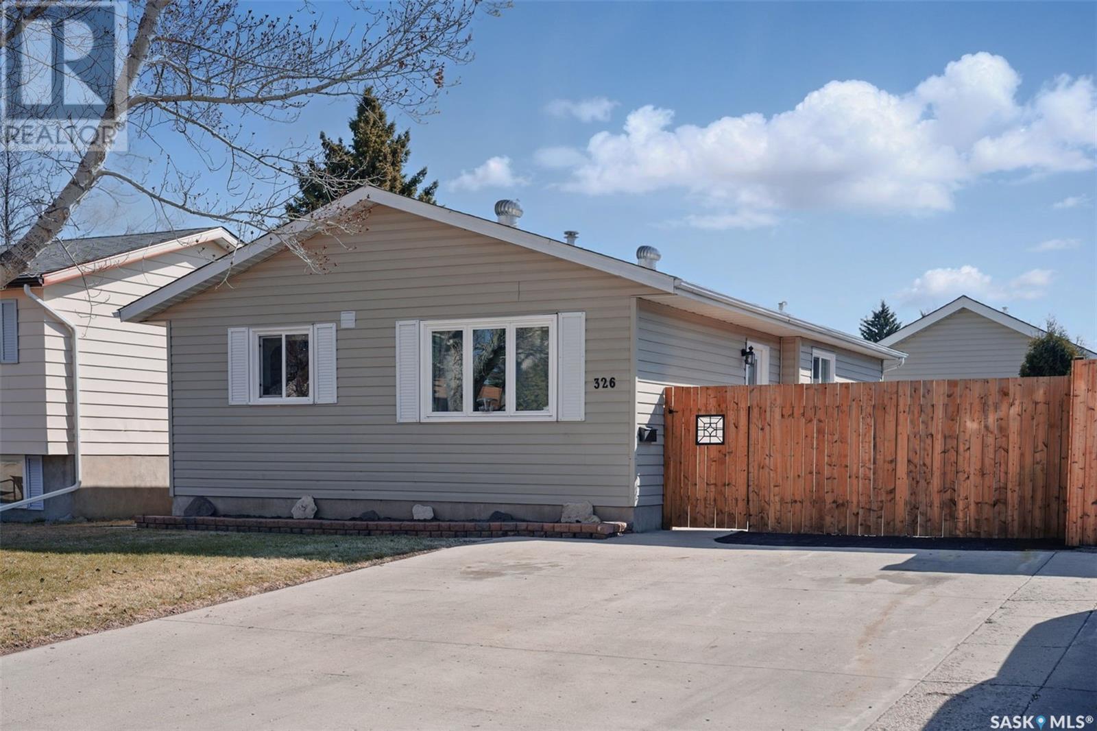 Property at 326 Vanier CRESCENT image 2