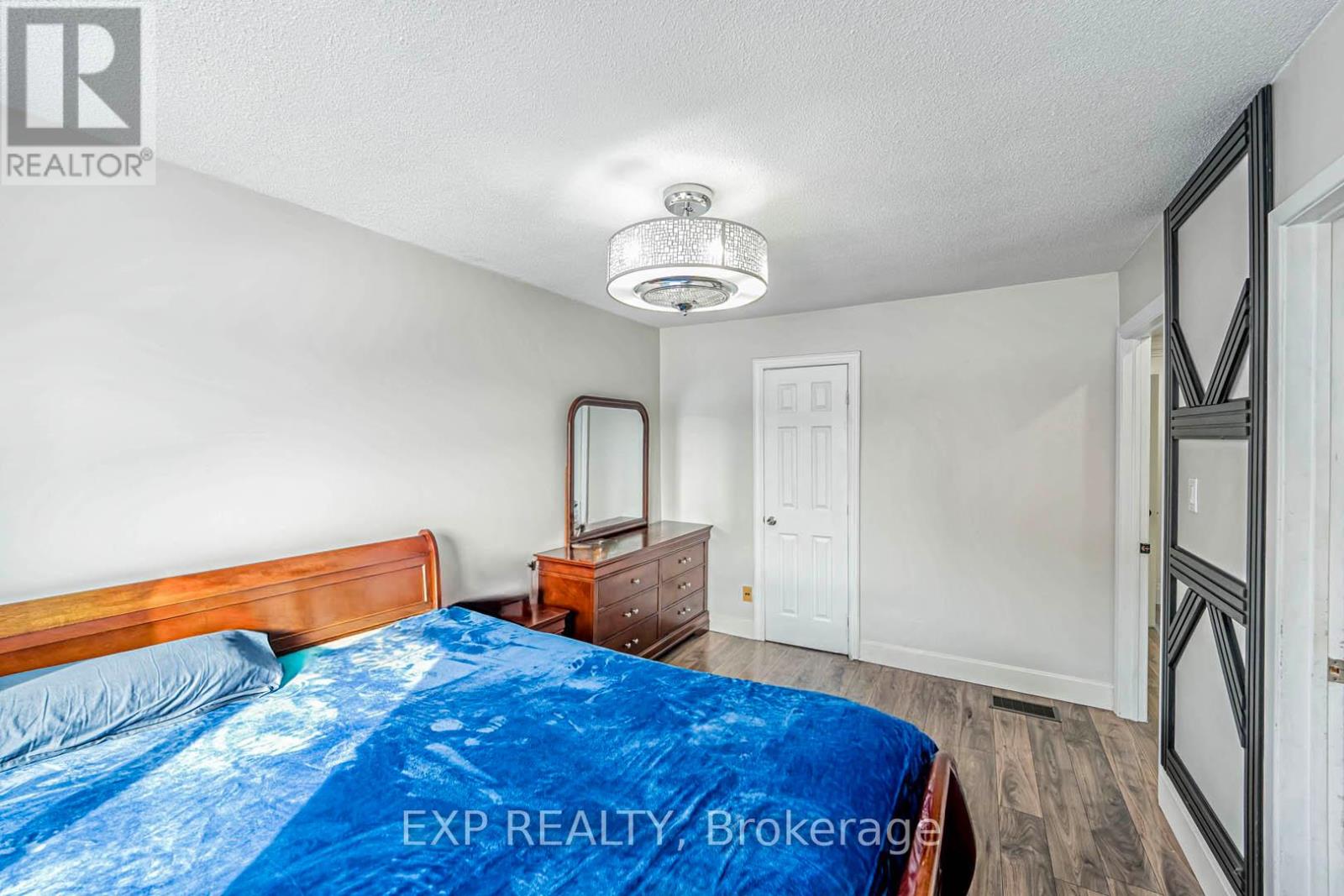 112 Collins Crescent, Brampton, Ontario  L6V 3N1 - Photo 20 - W12104967