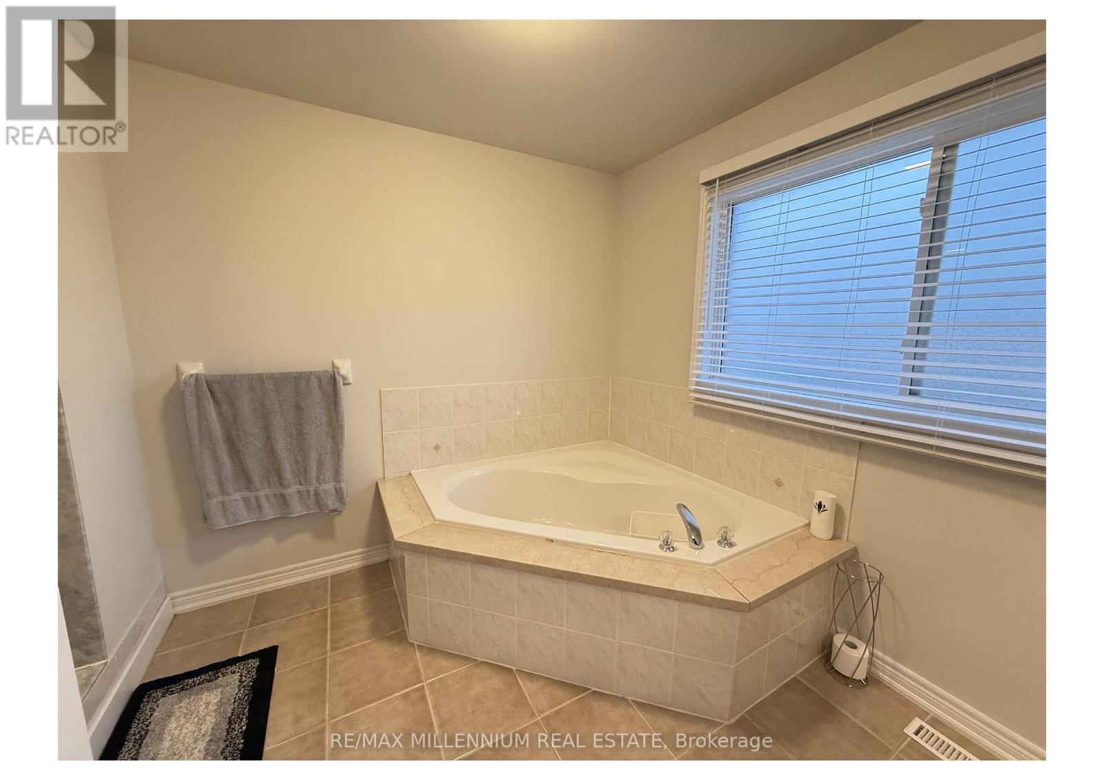 77 Emily Carr Crescent, Caledon, Ontario  L7E 2K9 - Photo 27 - W12105042
