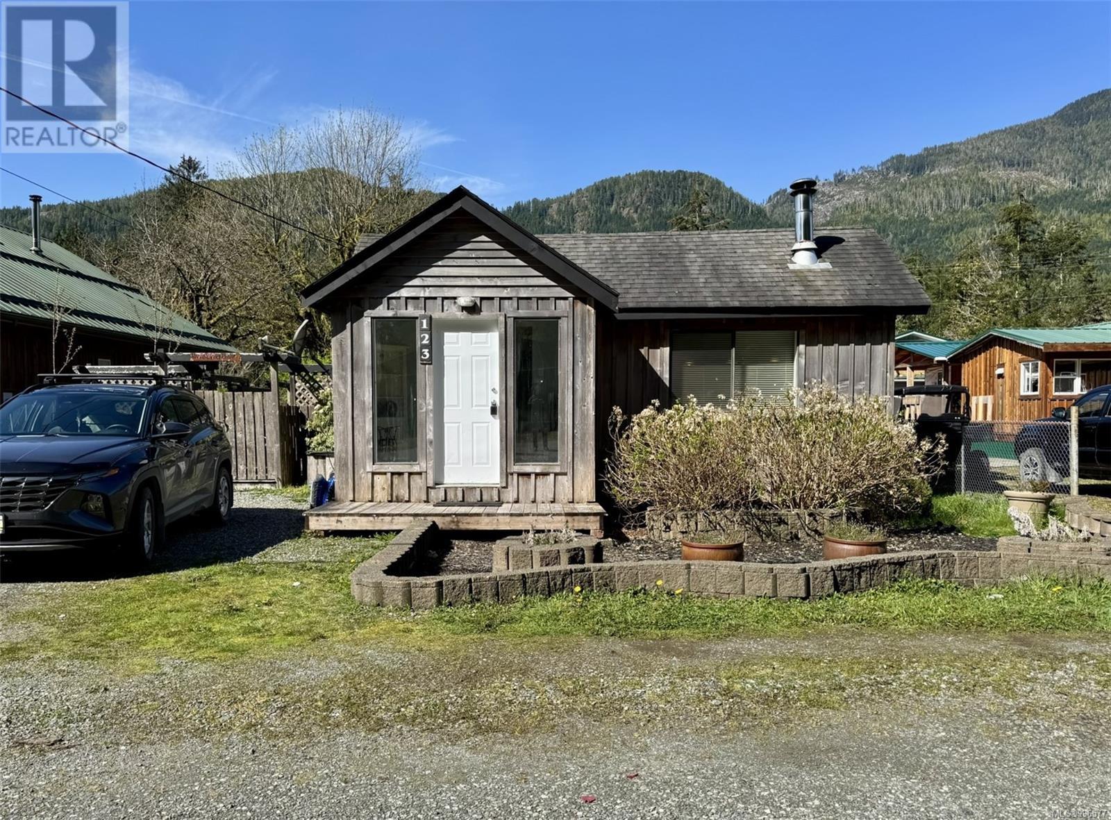 123 Maquinna Ave, Zeballos, British Columbia