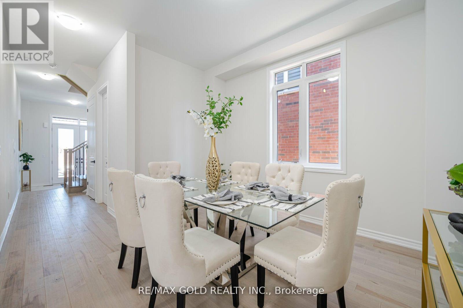 27 Lippa Drive, Caledon, Ontario  L7C 4M3 - Photo 6 - W12071992