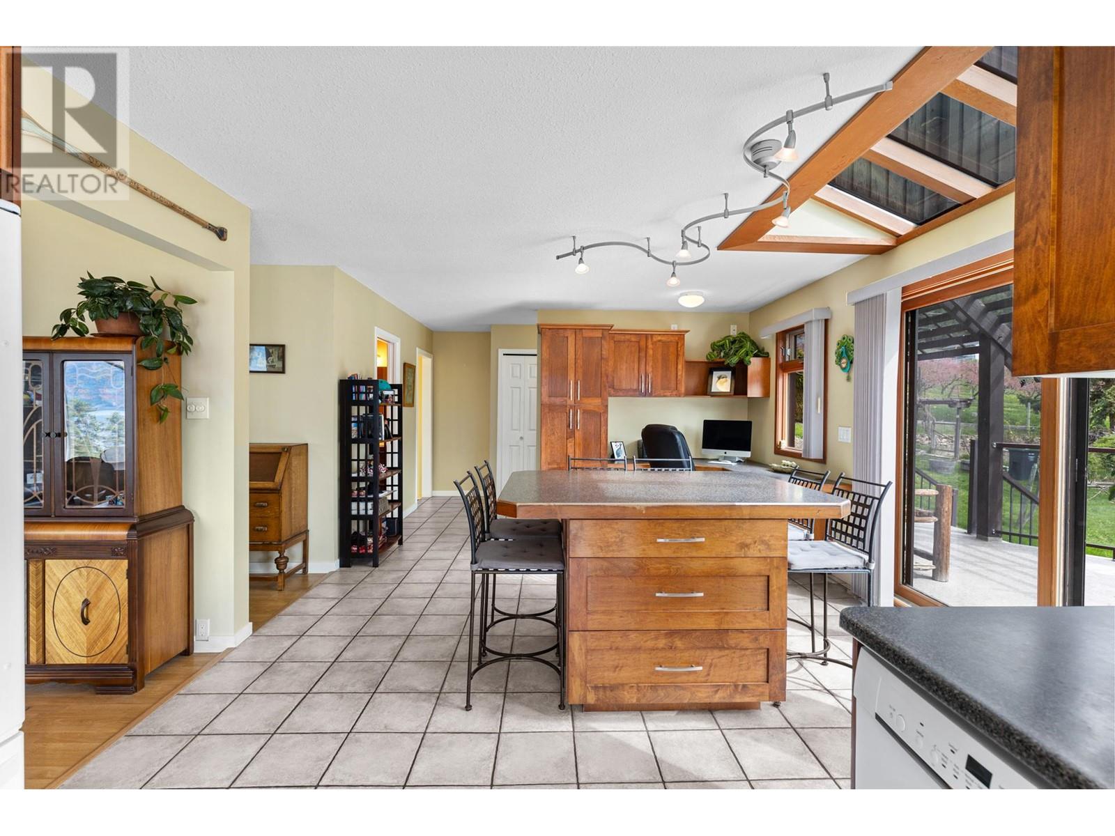 1330 Sixth Street, Lake Country, British Columbia  V4V 2H7 - Photo 16 - 10344985