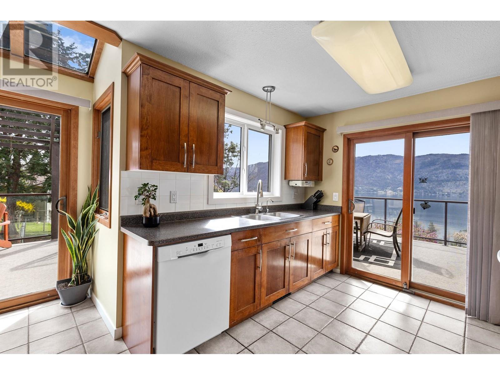 1330 Sixth Street, Lake Country, British Columbia  V4V 2H7 - Photo 18 - 10344985