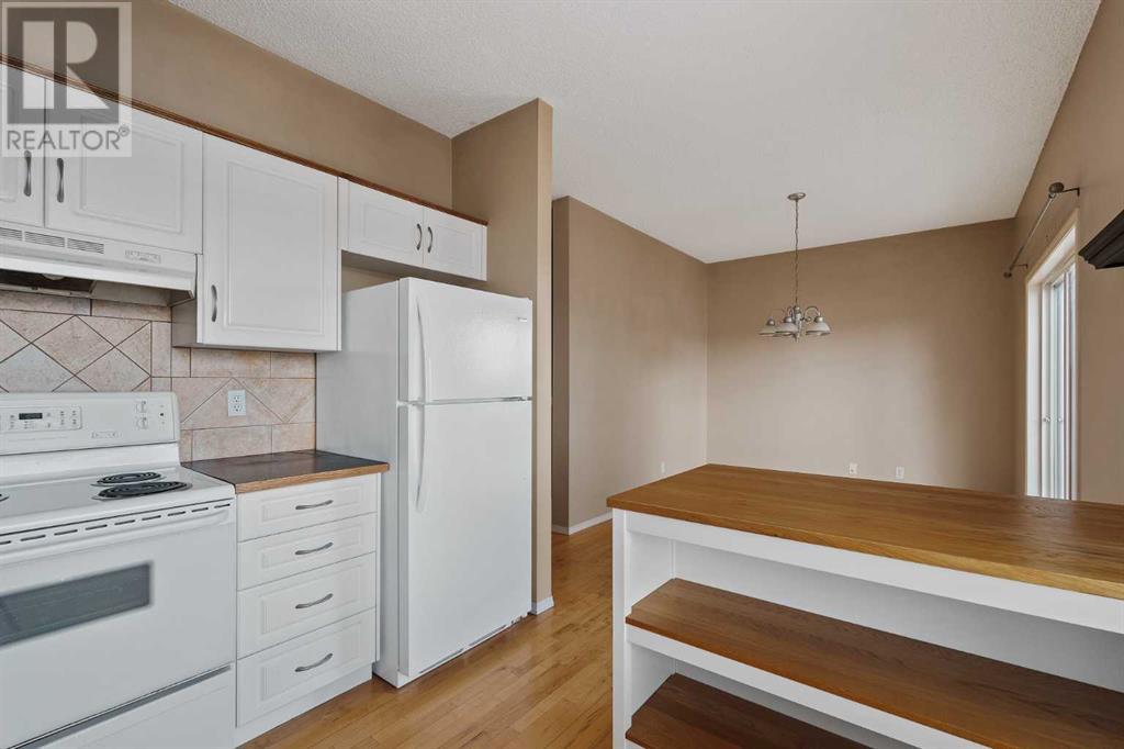 32 Bridlewood View Sw, Calgary, Alberta  T2Y 3X7 - Photo 11 - A2213733