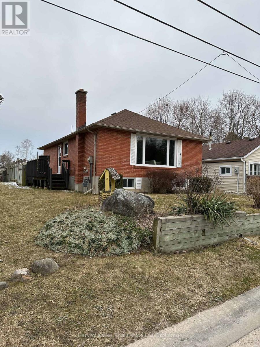 Property at 19 70TH STREET N image 2