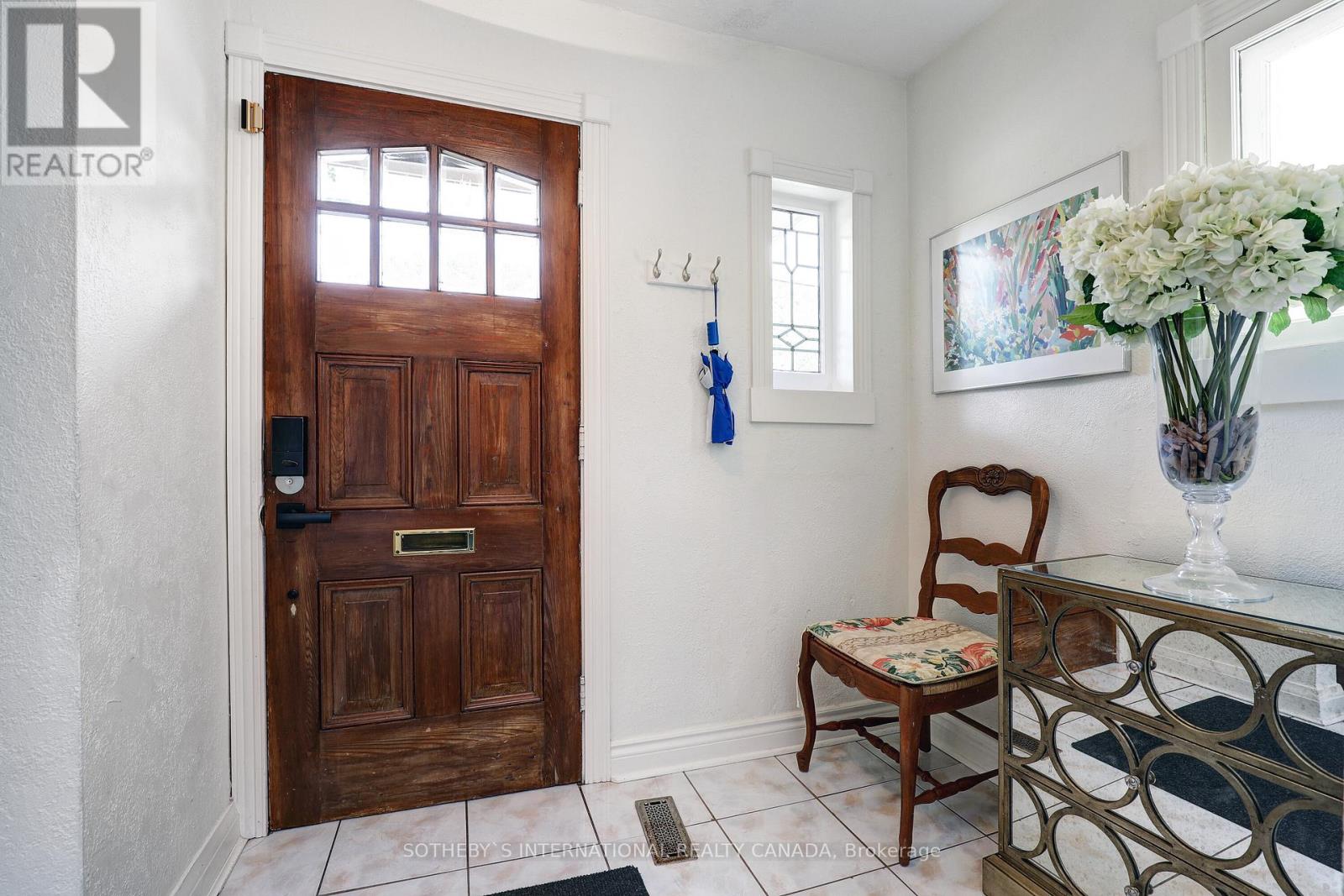 Property at 19 SOUTHVALE DRIVE image 4