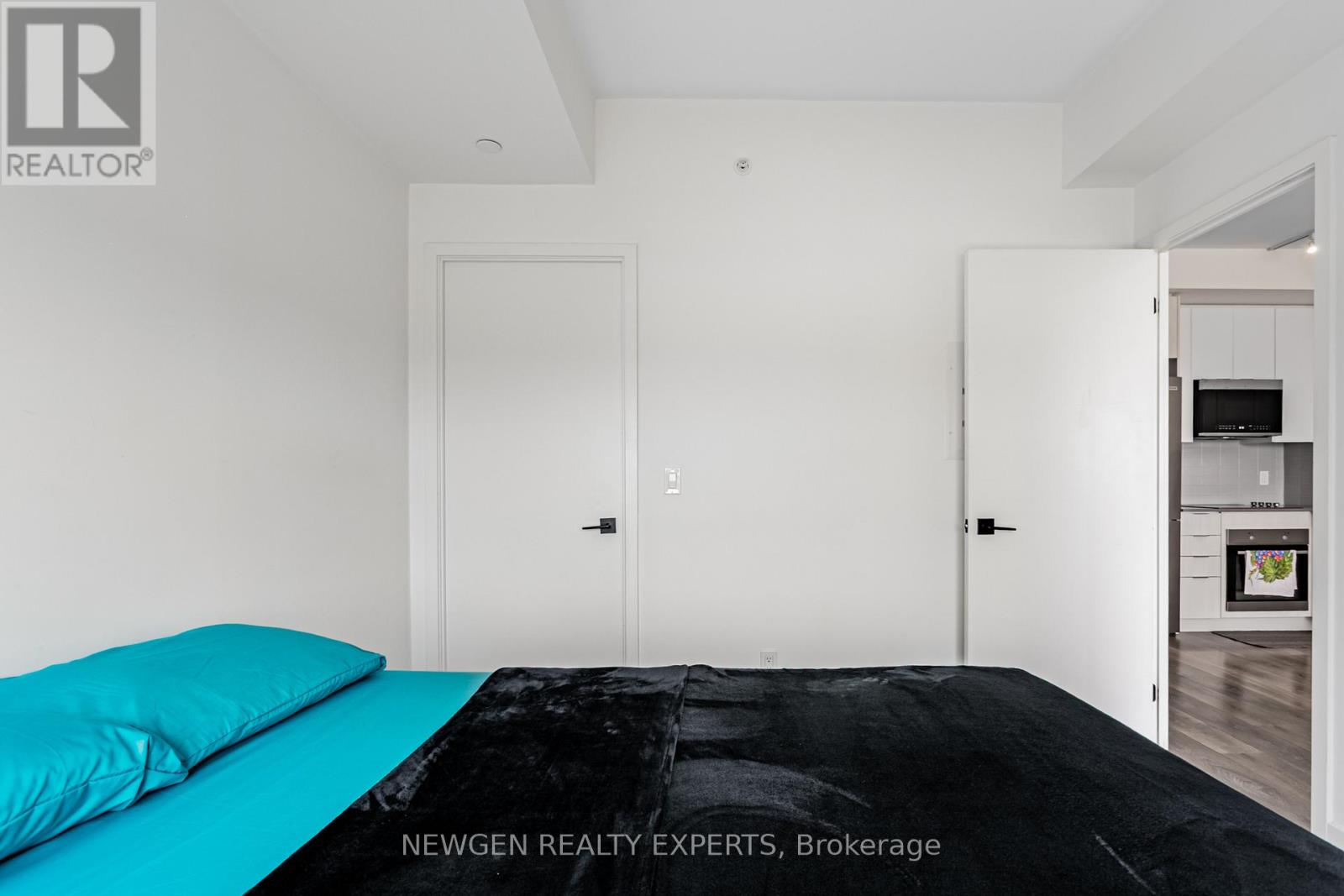 1310 - 2481 Taunton Road, Oakville, Ontario  L6H 3R7 - Photo 14 - W12105070