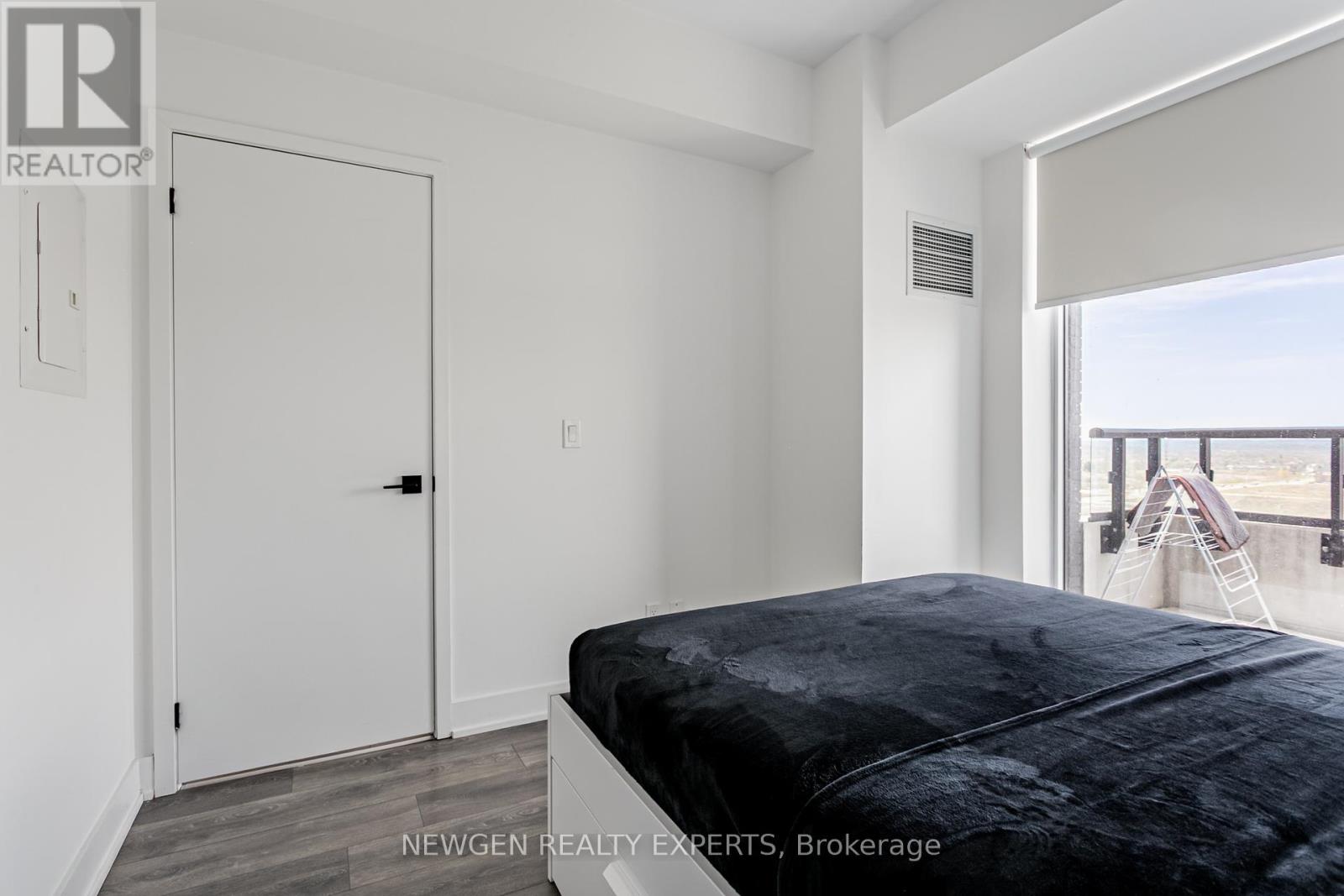 1310 - 2481 Taunton Road, Oakville, Ontario  L6H 3R7 - Photo 15 - W12105070
