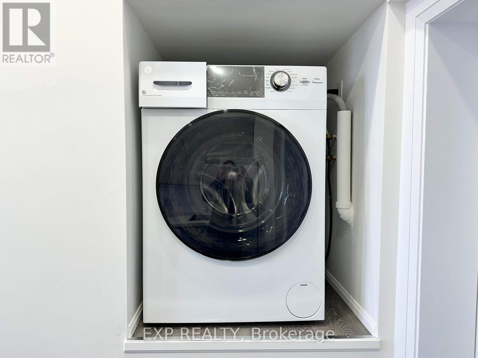 2 - 4172 Dundas Street W, Toronto, Ontario  M8X 1X3 - Photo 2 - W12105093