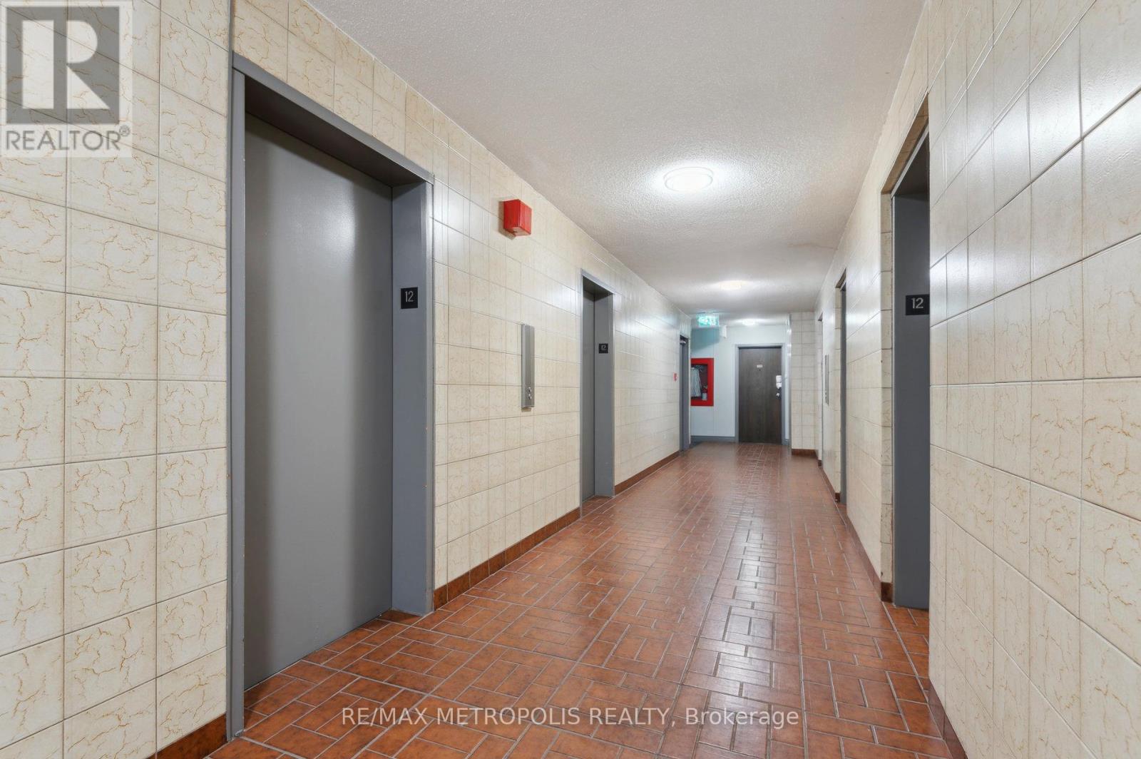 Property at 1207 - 390 DIXON ROAD image 3