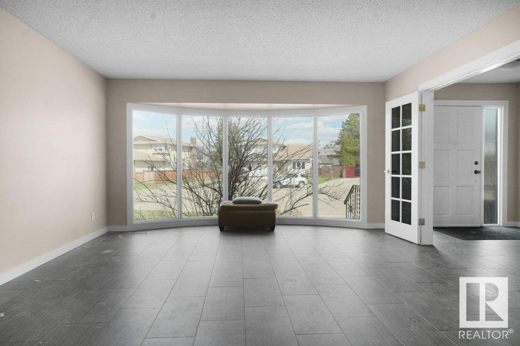 Property at 11247 25 AV NW image 4