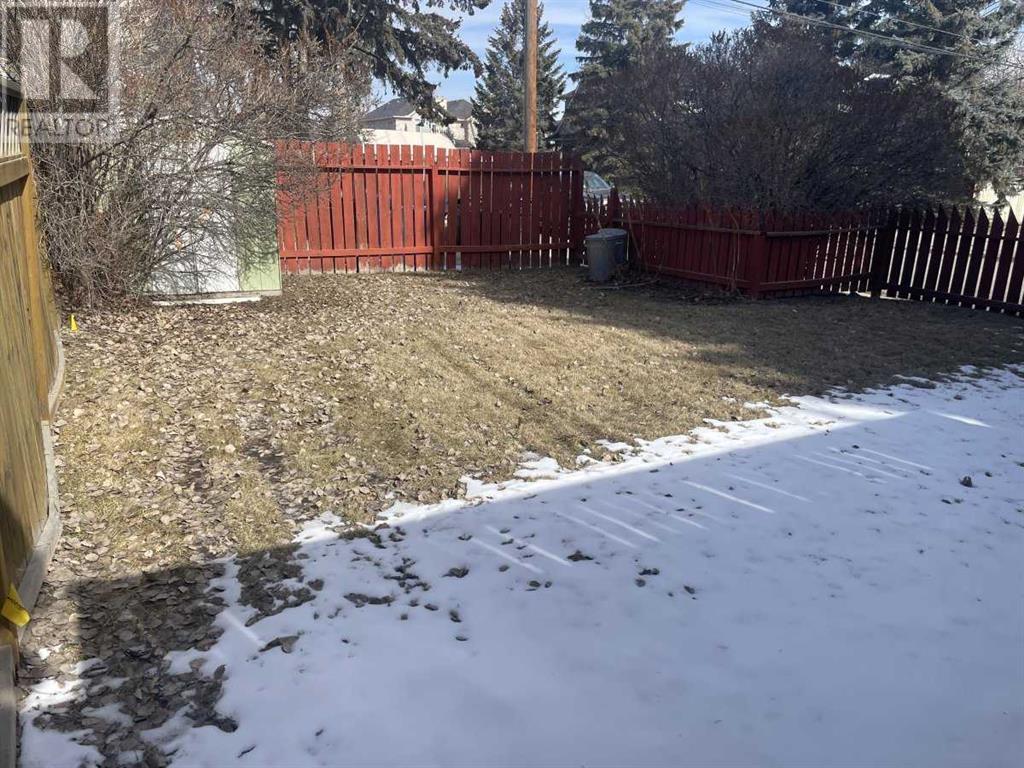 Property at 402 28 Avenue NW image 2