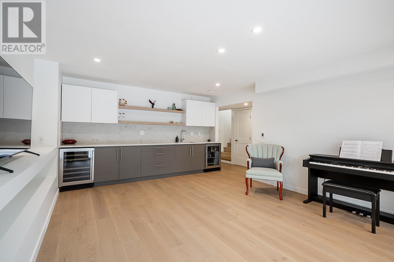 Listing Picture 13 of 27 : 6540 JUNIPER DRIVE, Richmond / 烈治文 - 魯藝地產 Yvonne Lu Group - MLS Medallion Club Member