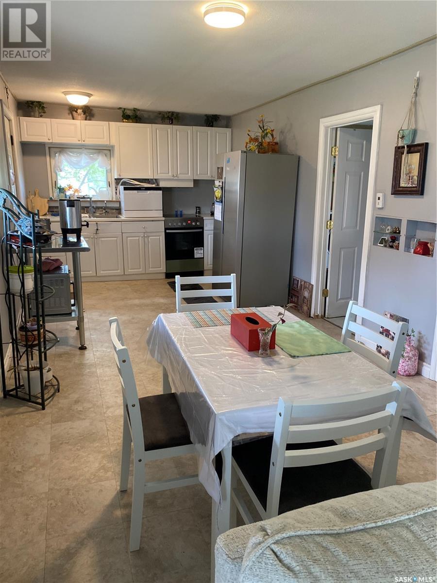214 Main Street, Midale, Saskatchewan  S0C 1S0 - Photo 8 - SK003740