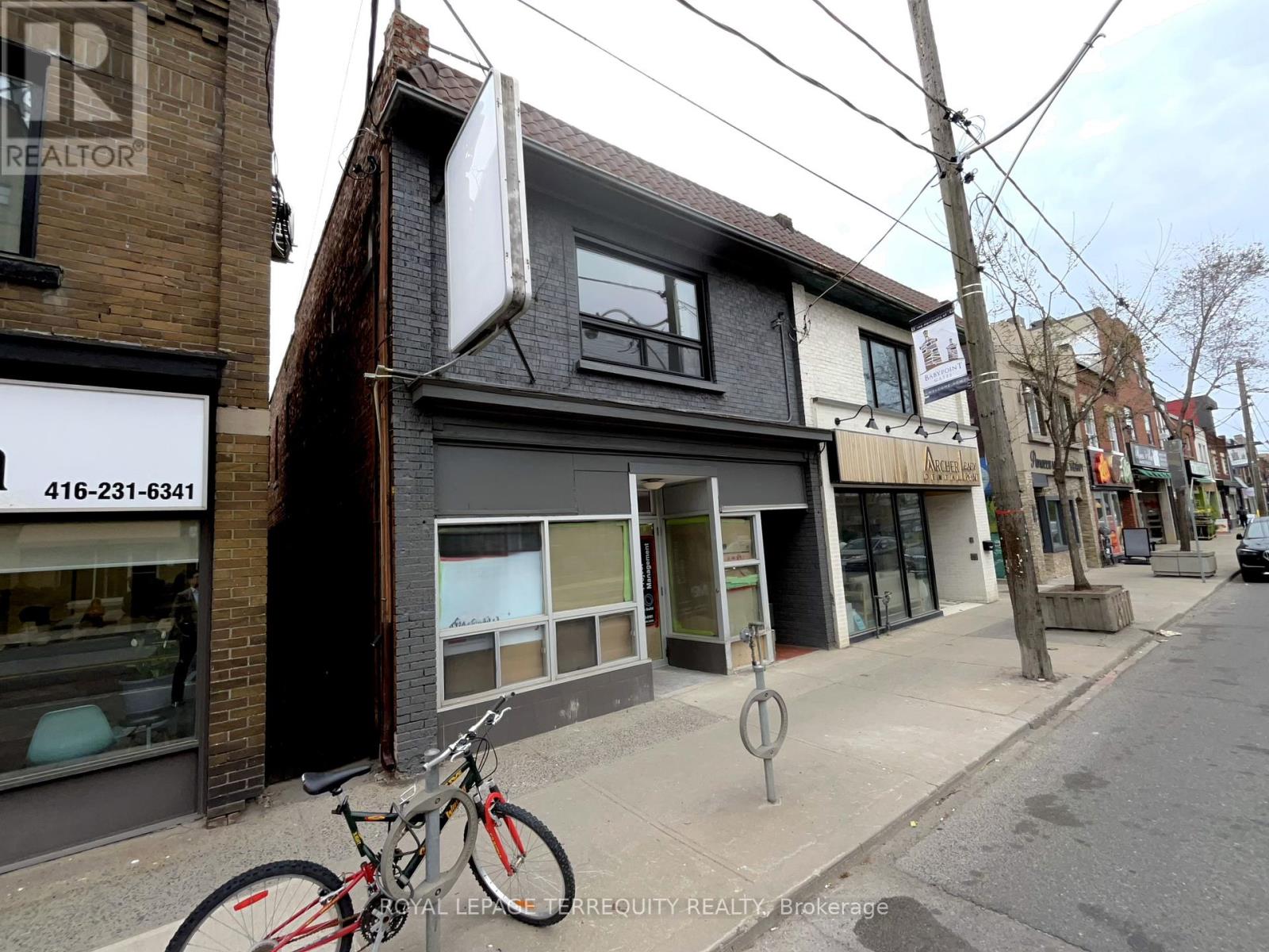 B - 389 Jane Street, Toronto, Ontario  M6S 3Z3 - Photo 2 - W12101090
