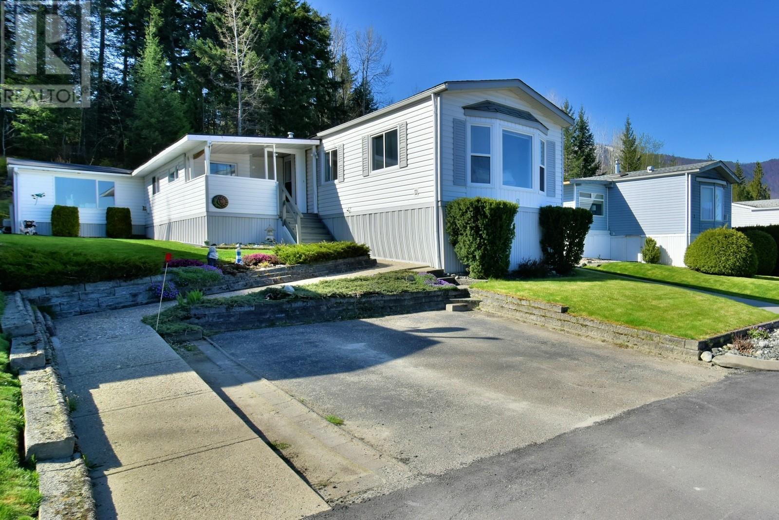 1420 Trans Canada Highway Unit# 8, Sorrento, British Columbia  V0E 2W1 - Photo 1 - 10344992