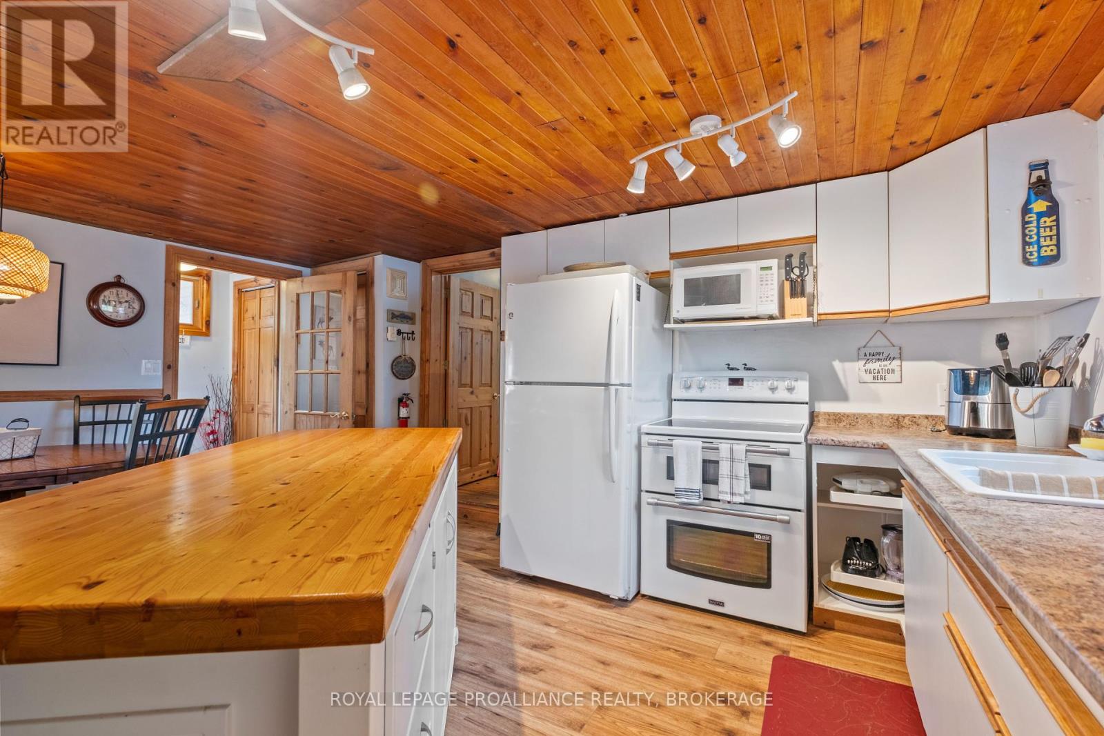 1057 Quinte Conservation Lane, Frontenac (Frontenac South), Ontario  K0H 2W0 - Photo 32 - X12105222