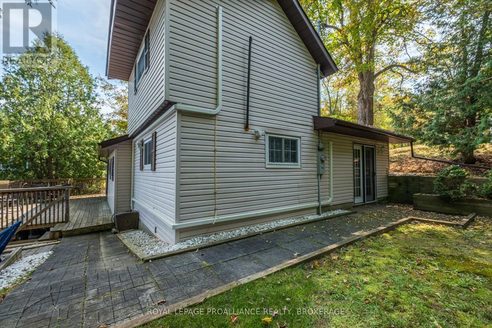 1057 Quinte Conservation Lane, Frontenac (Frontenac South), Ontario  K0H 2W0 - Photo 8 - X12105222