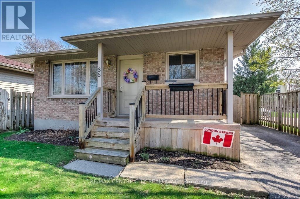 88 Stroud Crescent